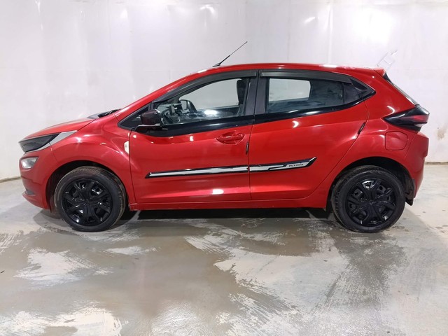 Second-hand 2021 Tata Altroz XT for sale in Kochi-6