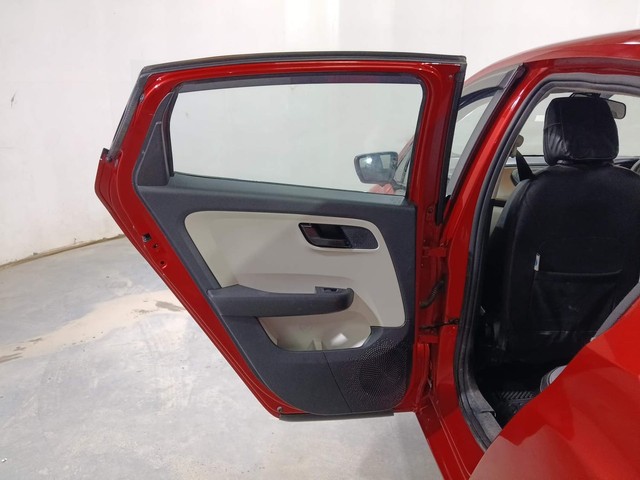 Second-hand 2021 Tata Altroz XT for sale in Kochi-34