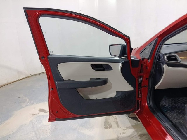 Second-hand 2021 Tata Altroz XT for sale in Kochi-37