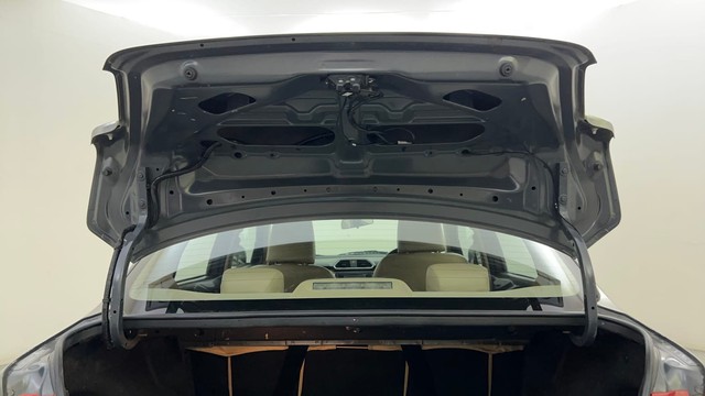 Second-hand 2018 Maruti Dzire ZXI for sale in Mysore-27