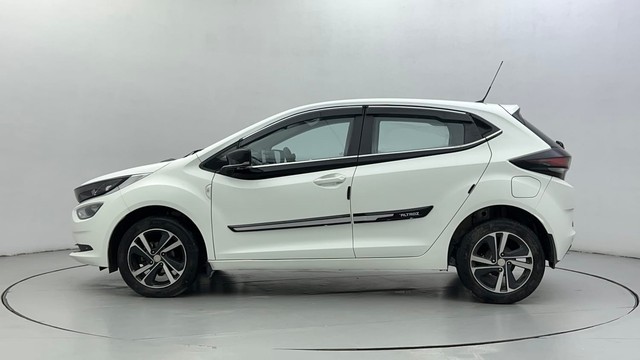 Second-hand 2024 Tata Altroz XZ for sale in Ahmedabad-6