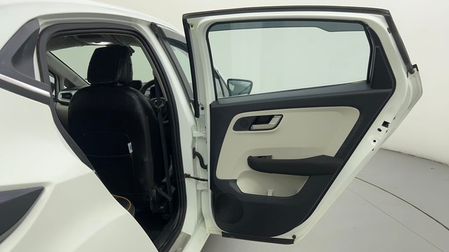 Second-hand 2024 Tata Altroz XZ for sale in Ahmedabad-33