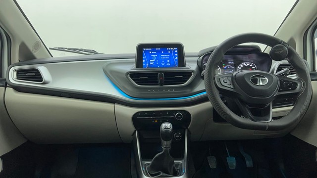 Second-hand 2024 Tata Altroz XZ for sale in Ahmedabad-11