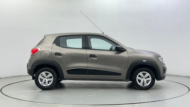 Second-hand 2016 Renault KWID RXT for sale in Ahmedabad-2
