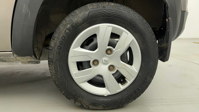 Second-hand 2016 Renault KWID RXT for sale in Ahmedabad-19