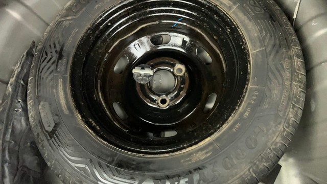 Second-hand 2016 Renault KWID RXT for sale in Ahmedabad-21