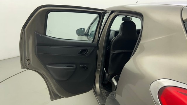 Second-hand 2016 Renault KWID RXT for sale in Ahmedabad-34