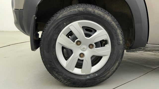 Second-hand 2016 Renault KWID RXT for sale in Ahmedabad-18