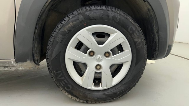 Second-hand 2016 Renault KWID RXT for sale in Ahmedabad-17