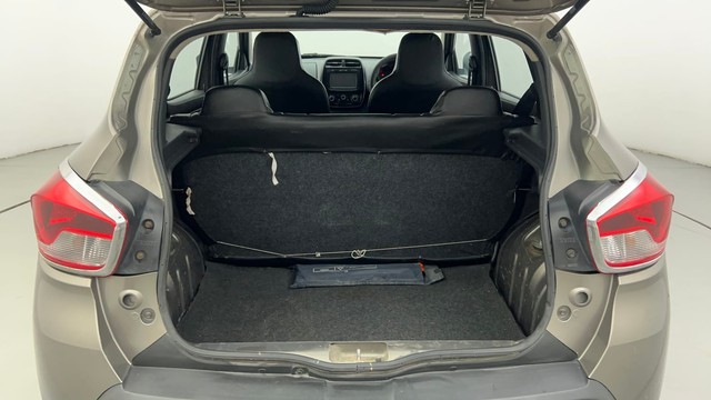 Second-hand 2016 Renault KWID RXT for sale in Ahmedabad-9