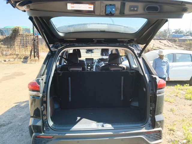 Second-hand 2025 Toyota Innova Hycross VX 7STR Hybrid for sale in Mumbai-1