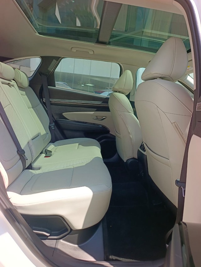 Second-hand 2023 Hyundai Tucson Platinum AT BSVI for sale in Bangalore-9