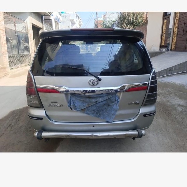 Second-hand 2007 Toyota Innova 2.5 E for sale in Lucknow-1