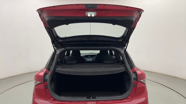 Second-hand 2017 Hyundai i20 1.2 Asta Dual Tone for sale in Mumbai-37