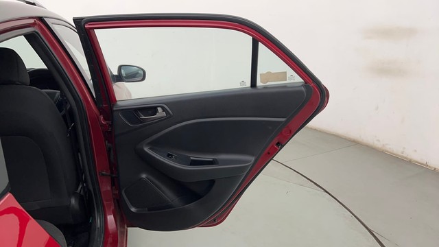 Second-hand 2017 Hyundai i20 1.2 Asta Dual Tone for sale in Mumbai-28