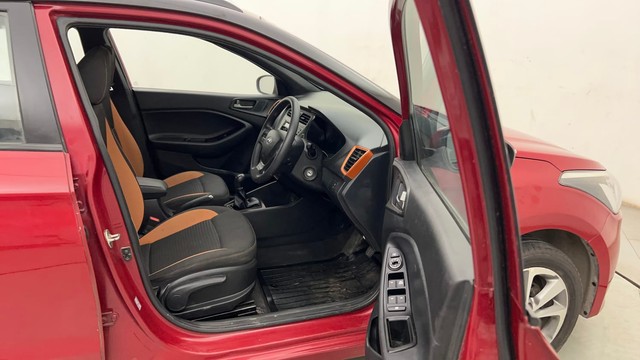 Second-hand 2017 Hyundai i20 1.2 Asta Dual Tone for sale in Mumbai-15