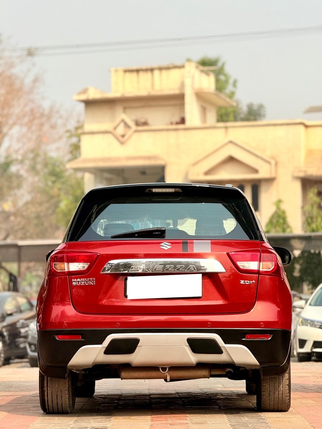 Second-hand 2017 Maruti Vitara Brezza ZDi Plus for sale in Surat-2