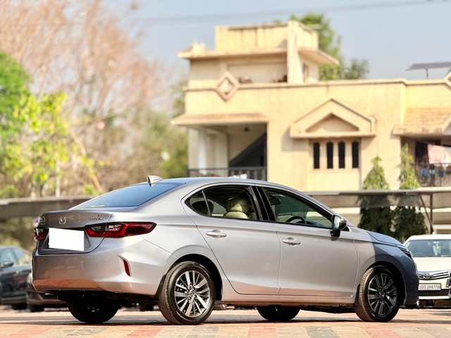 Second-hand 2020 Honda City VX CVT for sale in Surat-6