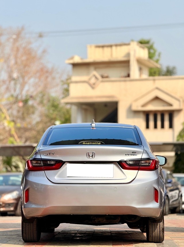 Second-hand 2020 Honda City VX CVT for sale in Surat-1