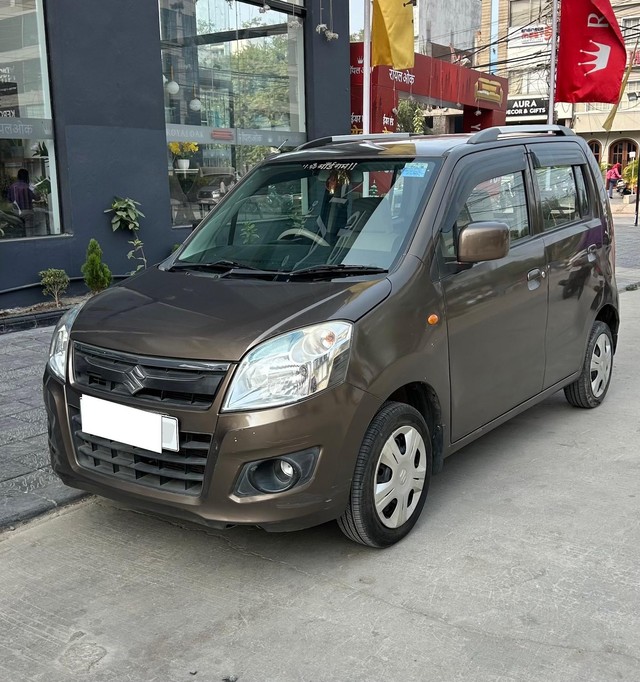 Second-hand 2014 Maruti Wagon R VXI BS IV for sale in Indore-4