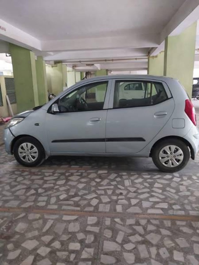 Second-hand 2011 Hyundai i10 Era for sale in Agra-1