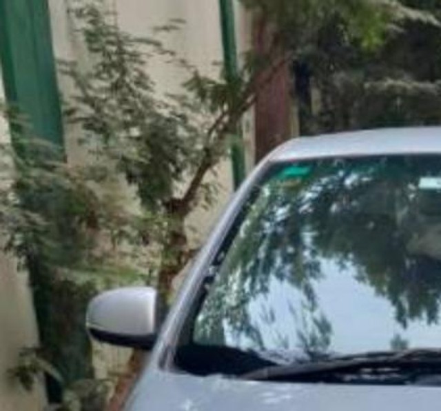 Second-hand 2011 Hyundai i10 Era for sale in Agra-2