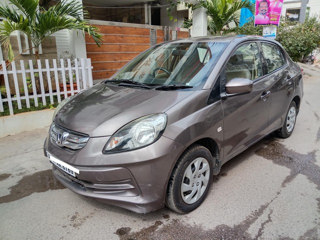 Honda Amaze S i-Dtech Second-hand 2013 Honda Amaze S i-Dtech for sale in Hyderabad-3