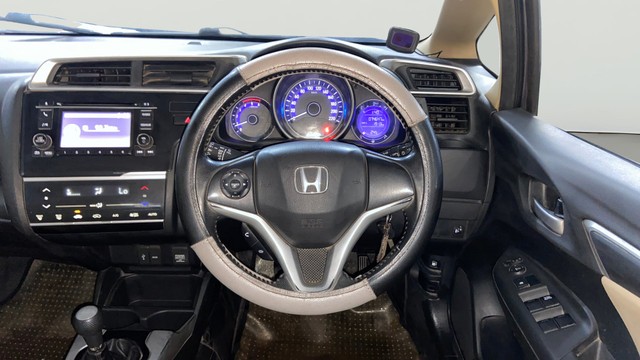 Honda Jazz 1.5 V i DTEC Second-hand 2017 Honda Jazz 1.5 V i DTEC for sale in Surat-1