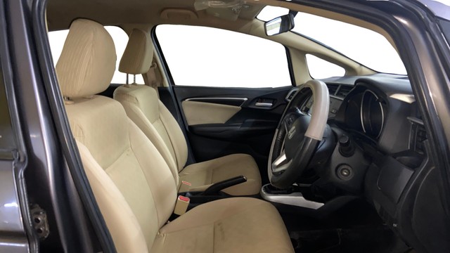 Honda Jazz 1.5 V i DTEC Second-hand 2017 Honda Jazz 1.5 V i DTEC for sale in Surat-25