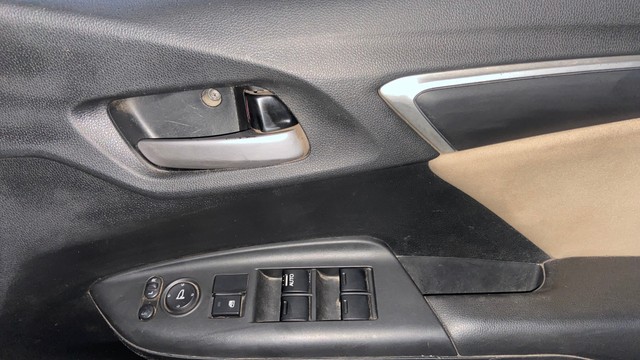 Honda Jazz 1.5 V i DTEC Second-hand 2017 Honda Jazz 1.5 V i DTEC for sale in Surat-7