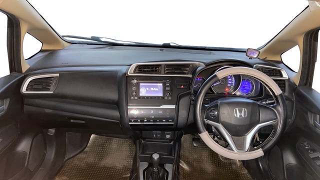 Honda Jazz 1.5 V i DTEC Second-hand 2017 Honda Jazz 1.5 V i DTEC for sale in Surat-21