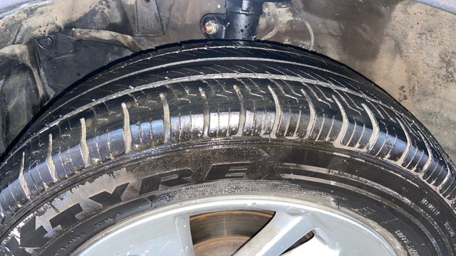 Honda Jazz 1.5 V i DTEC Second-hand 2017 Honda Jazz 1.5 V i DTEC for sale in Surat-3