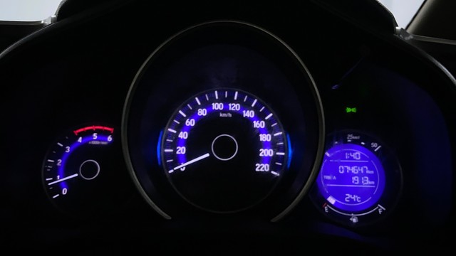 Honda Jazz 1.5 V i DTEC Second-hand 2017 Honda Jazz 1.5 V i DTEC for sale in Surat-23