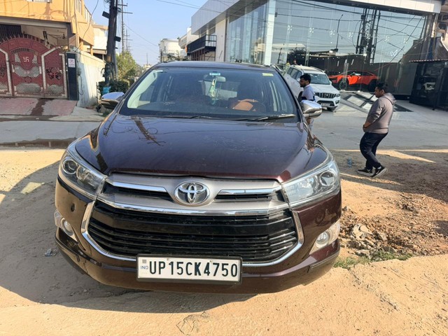 Toyota Innova Crysta 2.7 VX MT BSIV Second-hand 2017 Toyota Innova Crysta 2.7 VX MT BSIV for sale in Meerut-0