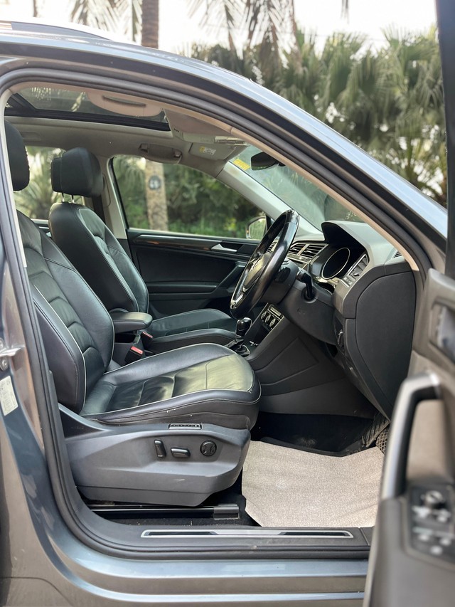 Second-hand 2019 Volkswagen Tiguan 2.0 TDI Highline for sale in Mumbai-21