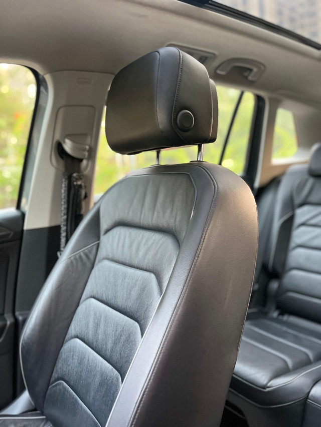 Second-hand 2019 Volkswagen Tiguan 2.0 TDI Highline for sale in Mumbai-38