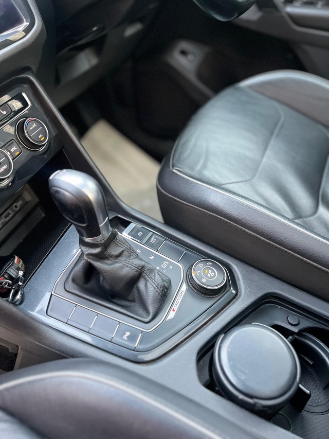 Second-hand 2019 Volkswagen Tiguan 2.0 TDI Highline for sale in Mumbai-13