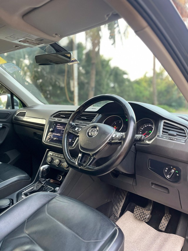 Second-hand 2019 Volkswagen Tiguan 2.0 TDI Highline for sale in Mumbai-33