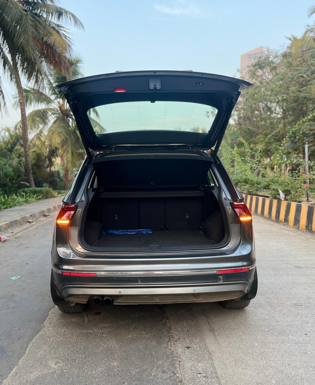 Second-hand 2019 Volkswagen Tiguan 2.0 TDI Highline for sale in Mumbai-17