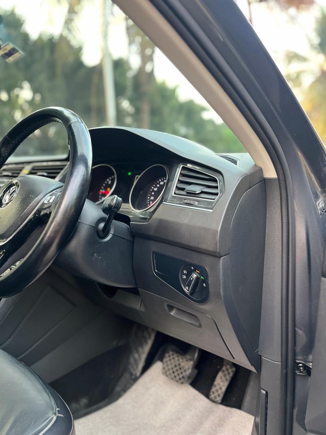 Second-hand 2019 Volkswagen Tiguan 2.0 TDI Highline for sale in Mumbai-31