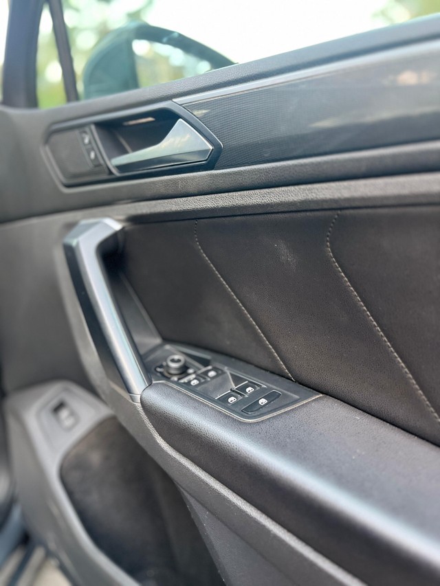 Second-hand 2019 Volkswagen Tiguan 2.0 TDI Highline for sale in Mumbai-6