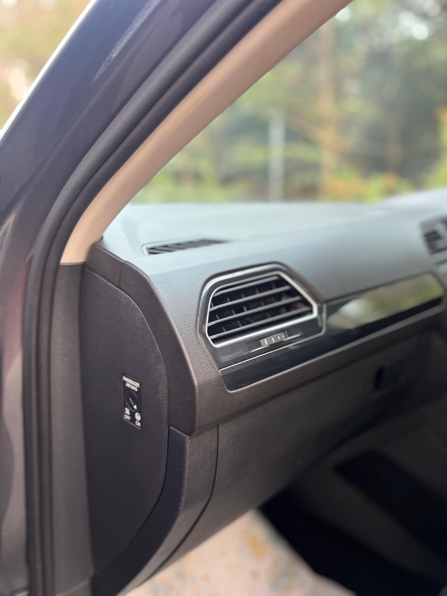 Second-hand 2019 Volkswagen Tiguan 2.0 TDI Highline for sale in Mumbai-18