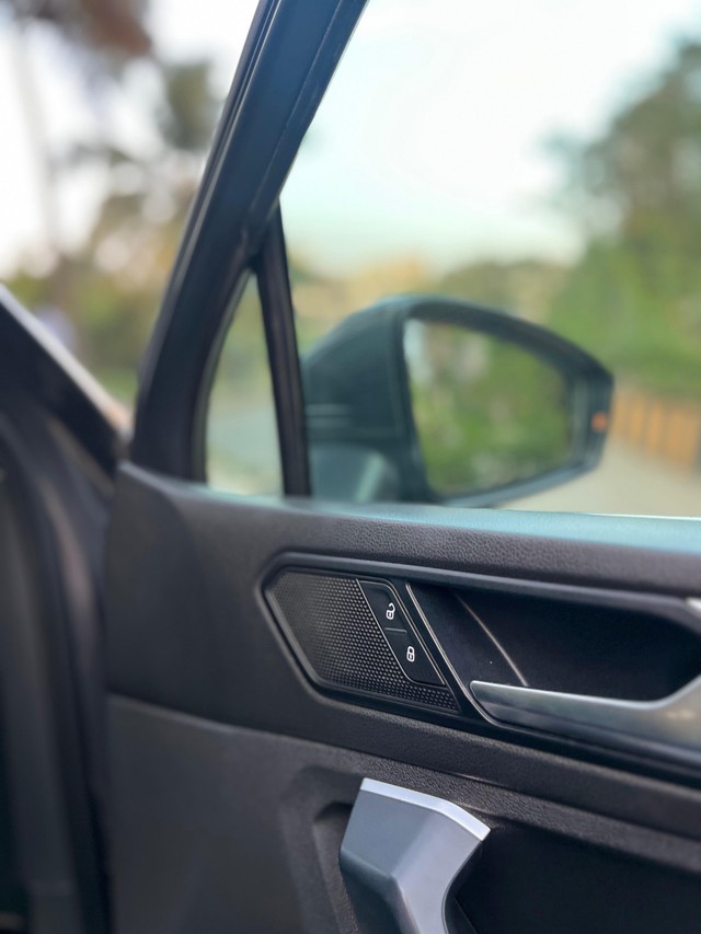 Second-hand 2019 Volkswagen Tiguan 2.0 TDI Highline for sale in Mumbai-22