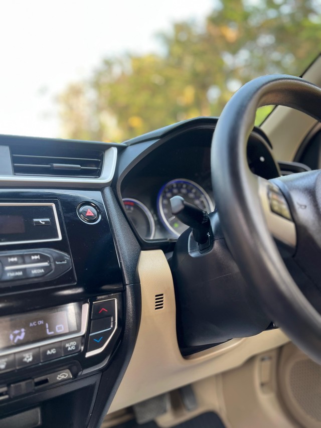 Second-hand 2016 Honda Amaze VX CVT i-VTEC for sale in Mumbai-40