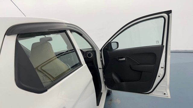 Second-hand 2023 Maruti Alto K10 VXI Plus for sale in Lucknow-16