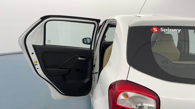 Second-hand 2023 Maruti Alto K10 VXI Plus for sale in Lucknow-23