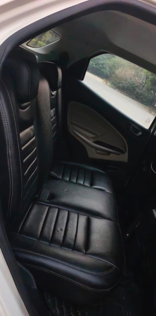 Second-hand 2021 Ford Ecosport 1.5 Diesel Titanium for sale in New Delhi-3