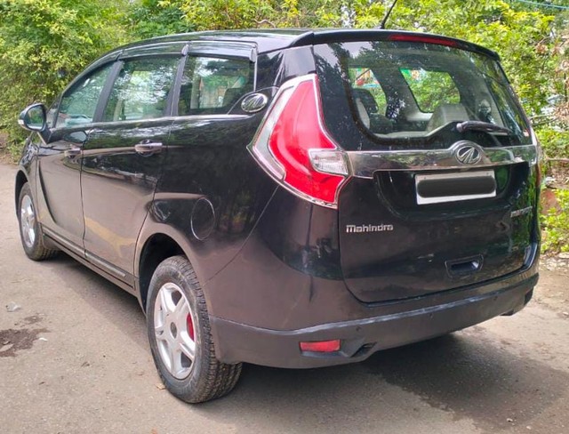 Second-hand 2019 Mahindra Marazzo M6 for sale in New Delhi-2