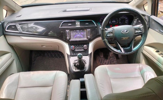 Second-hand 2019 Mahindra Marazzo M6 for sale in New Delhi-5