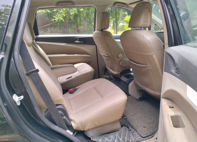 Second-hand 2019 Mahindra Marazzo M6 for sale in New Delhi-1